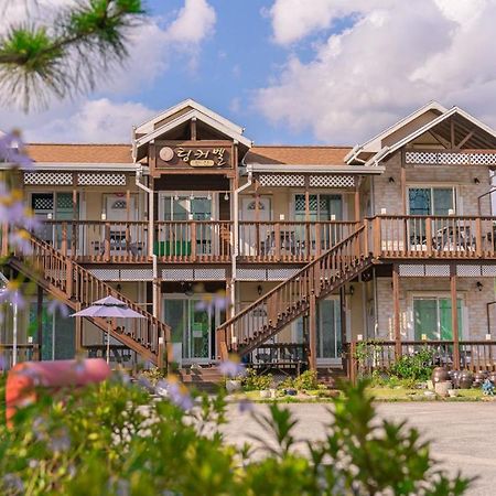 Tinkerbell Pension Γκιονγκγού Εξωτερικό φωτογραφία